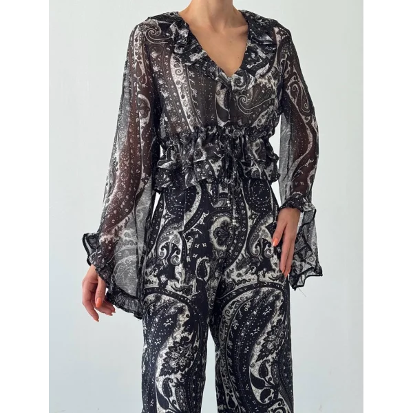 Etnik Desenli Fırfırlı V Yaka Tül Bluz Siyah