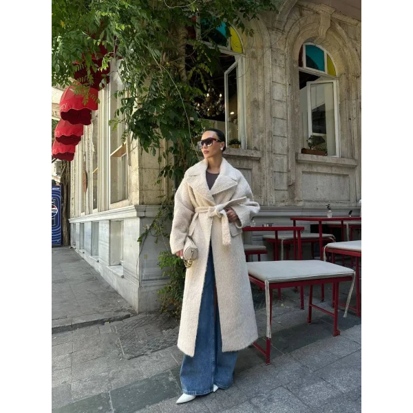 Bağlamalı Tüy Dokulu Yün Kaban-Bej