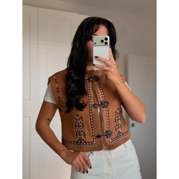 Nakış İşlemeli Taba Renk Süet Yelek