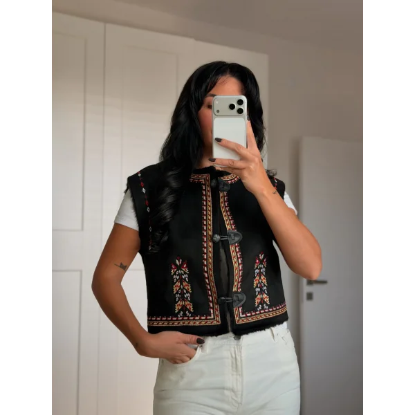 Nakış İşlemeli Siyah Renk Süet Yelek