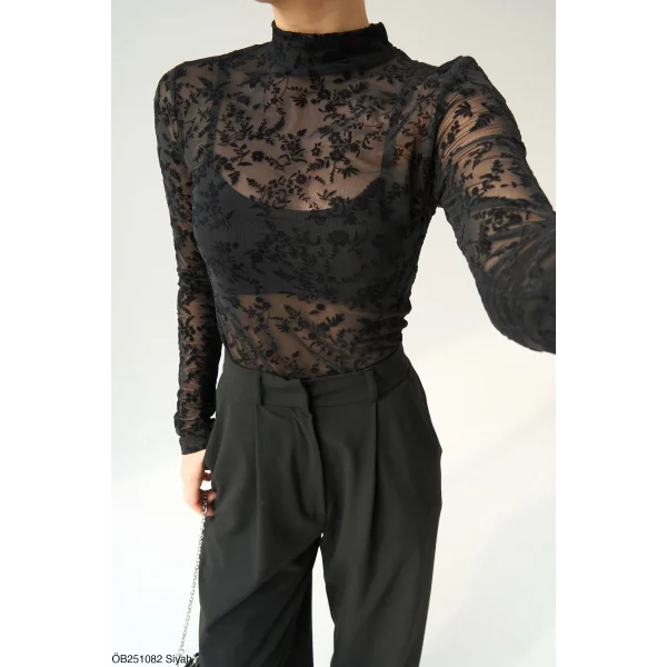 Çiçek Desenli Transparan Siyah Bluz