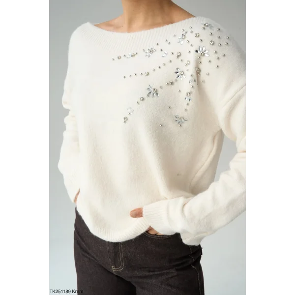 Omuzdan Taşlı Bej Kazak