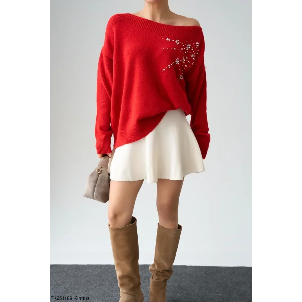 Omuzdan Taşlı Kırmızı Kazak