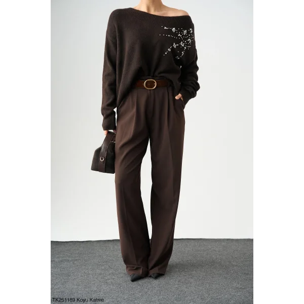 Omuzdan Taşlı Kahverengi Kazak