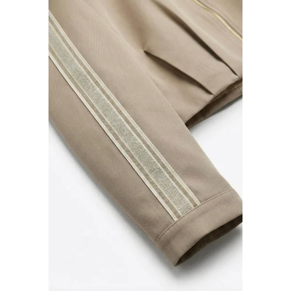 Ön Pileli Şeritli Crop Ceket Bej