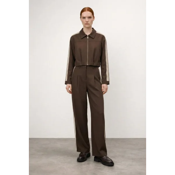 Ön Pileli Şeritli Crop Ceket Kahve