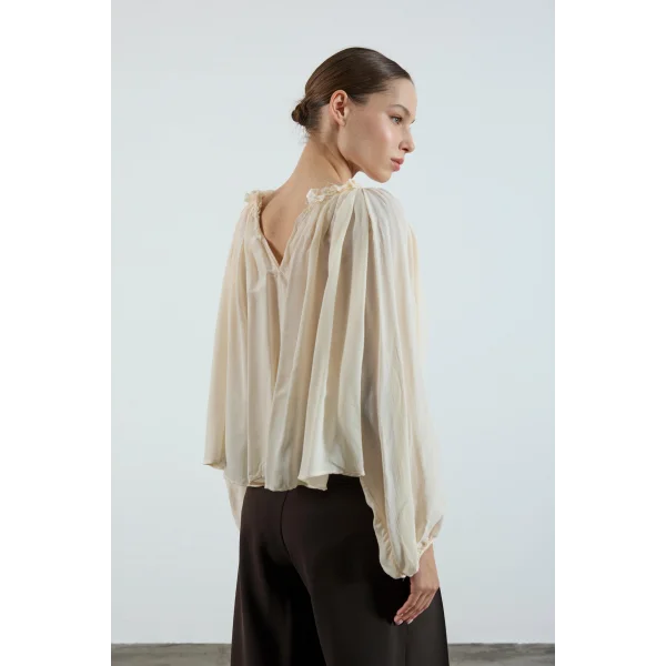 Yakası Büzgülü Ekru Bluz