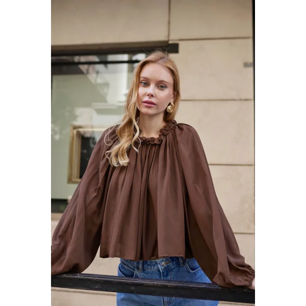 Yakası Büzgülü Kahverengi Bluz