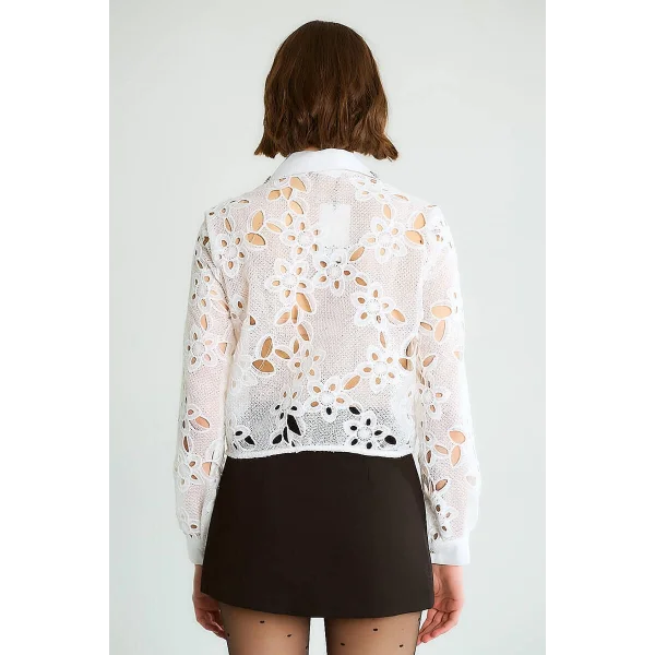 Taş İşlemeli Dantel Detay Beyaz Gömlek