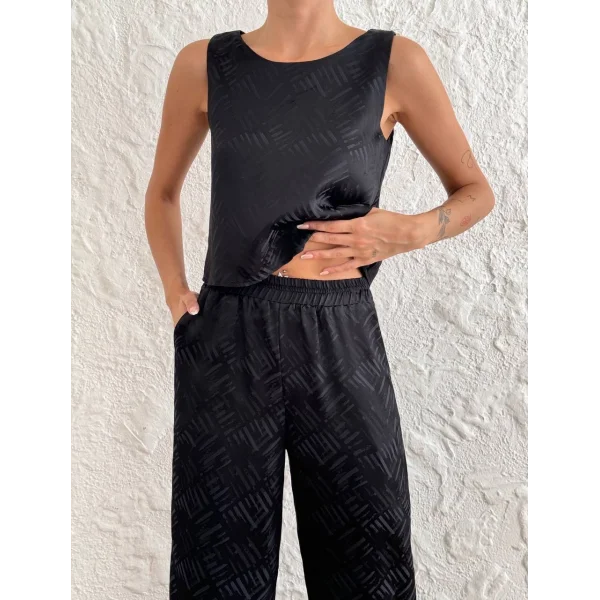 Jakarlı Siyah Saten Takım