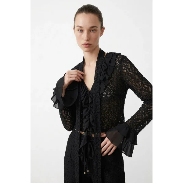 Bürümcüklü Fırfır Detaylı Siyah Bluz