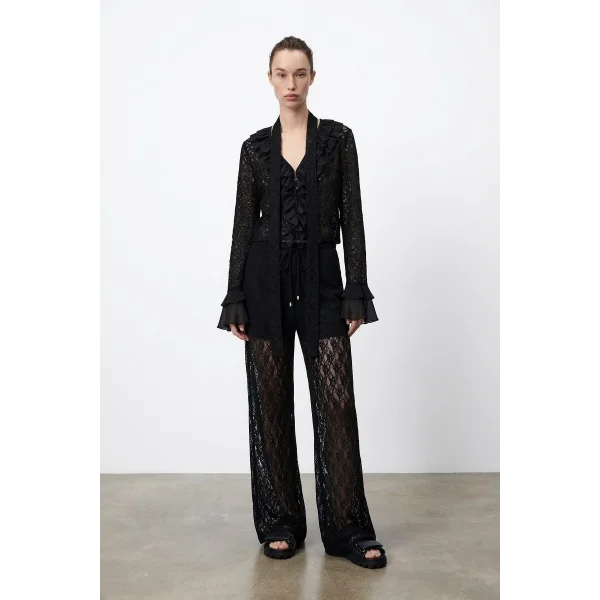 Bürümcüklü Fırfır Detaylı Siyah Bluz