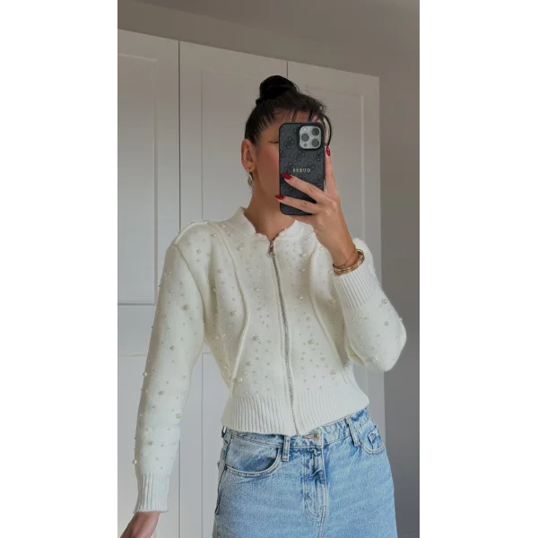 Beyaz Ters Dikiş İnci Detaylı Hırka