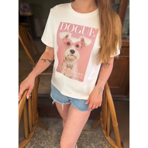 Önü Boncuk Nakış Detaylı Dogue Yazılı Beyaz Tshirt