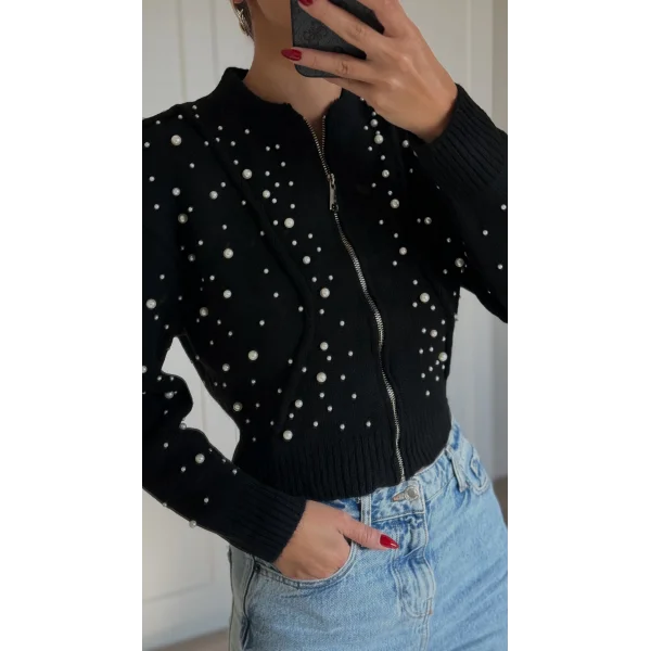 Siyah Ters Dikiş İnci Detaylı Hırka