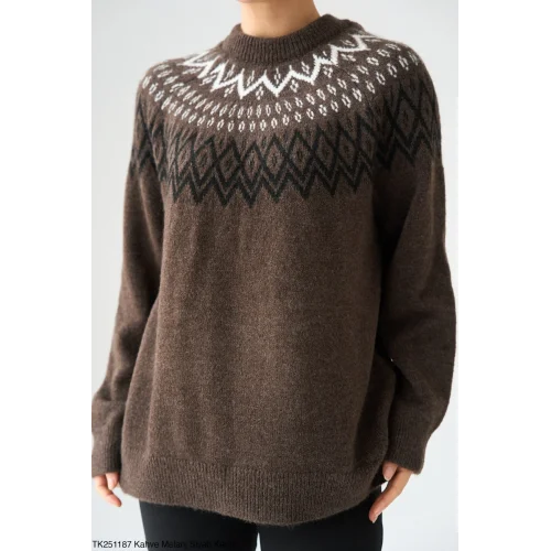 Desenli Kahverengi Kazak