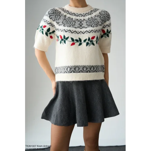 Desenli Kısa Kol Triko Kazak-Ekru