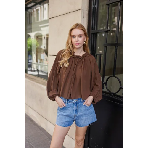 Yakası Büzgülü Kahverengi Bluz