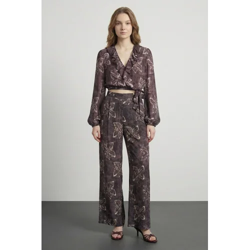 Fırfır Detaylı Bluz Kahve