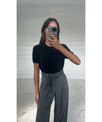 SİYAH YUMOŞ KISA KOLLU KAZAK