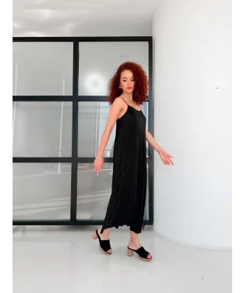 İNCE ASKILI PİLİSE SİYAH UZUN ELBİSE