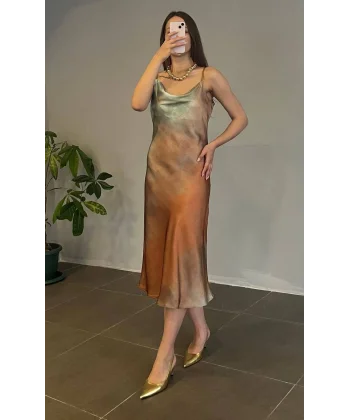 BATİK DESENLİ DEGAJE YAKA ELBİSE