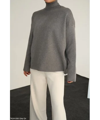 Yarım Balıkçı Yaka Gri Triko Kazak