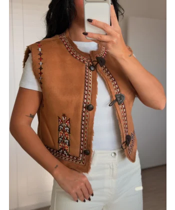 Nakış İşlemeli Taba Renk Süet Yelek