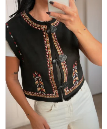 Nakış İşlemeli Siyah Renk Süet Yelek