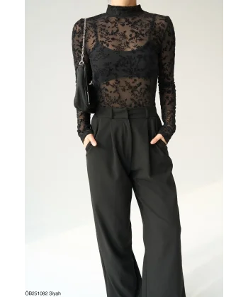 Çiçek Desenli Transparan Siyah Bluz