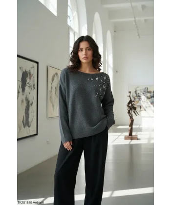 Omuzdan Taşlı Gri Kazak