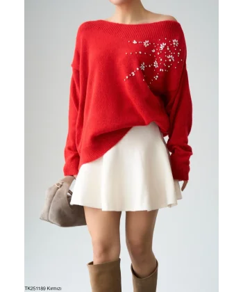 Omuzdan Taşlı Kırmızı Kazak