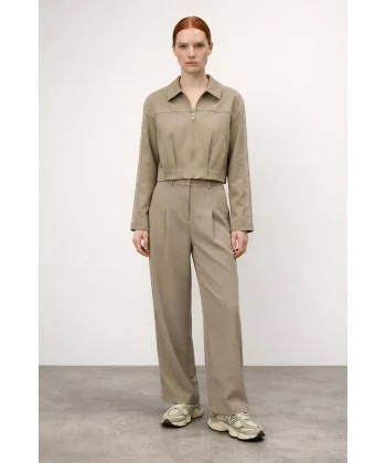 Ön Pileli Şeritli Crop Ceket Bej