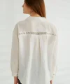 ROBİN İŞLEMELİ KETEN GÖMLEK EKRU