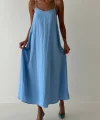 İNCE ASKILI UZUN MAVİ KETEN ELBİSE