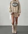Yırtık Detaylı Yazı Baskılı Oversize Sweatshirt Taş