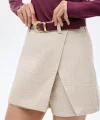 Kemerli Kruvaze Tüvit Şort Etek Bej