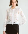 Taş İşlemeli Dantel Detay Beyaz Gömlek