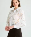 Taş İşlemeli Dantel Detay Beyaz Gömlek