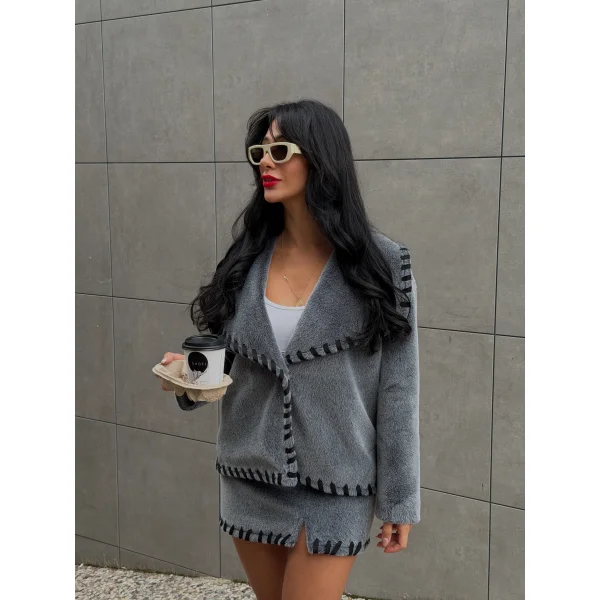 Nakış Detaylı Kürk Ceket Etek Takım-Gri