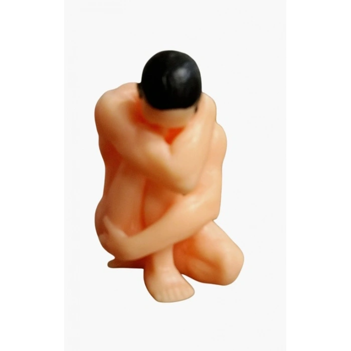 Çıplak Saklanma (ÖN SİPARİŞ)