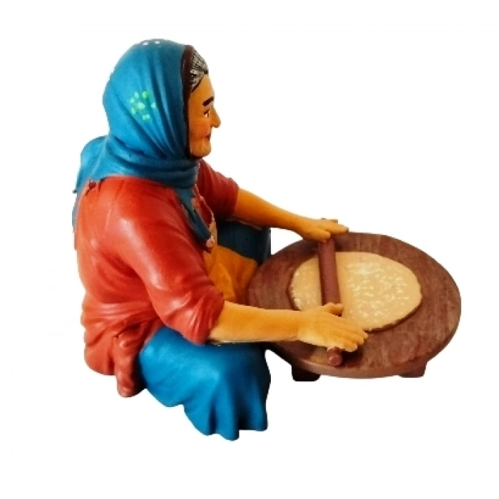 Hamur Açan Kadın