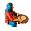 Hamur Açan Kadın