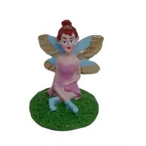 Oturan Kanatlı Peri Kız