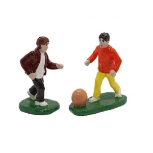 Futbol Oynayan Çocuklar