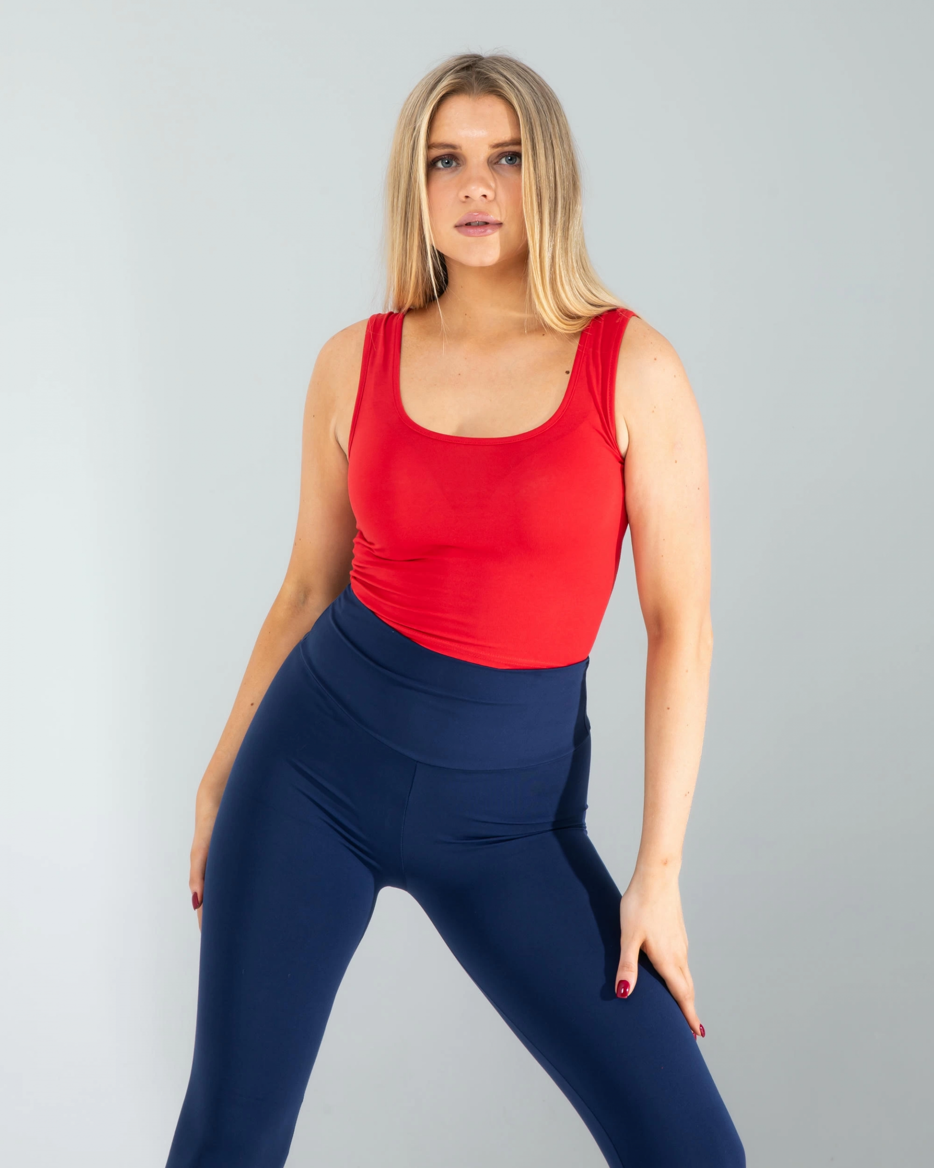 Kırmızı Kare Yaka Basic Bluz