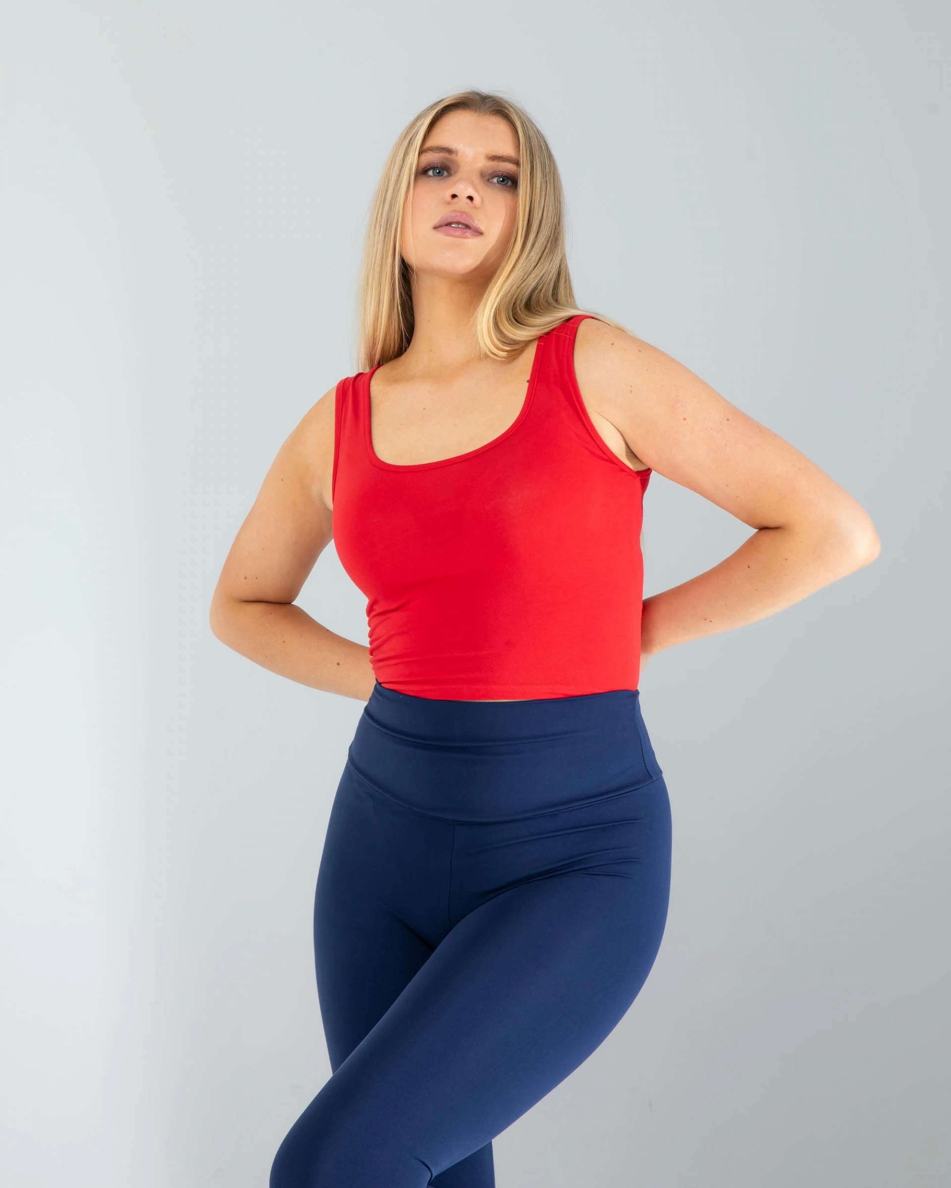 Kırmızı Kare Yaka Basic Bluz