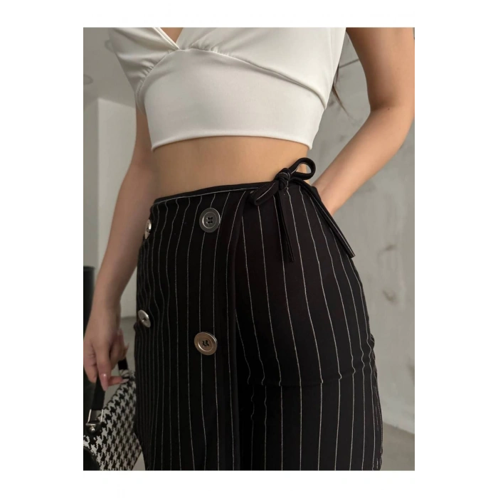 Siyah Düğme Detaylı İtalyan Çizgili Şort Etek