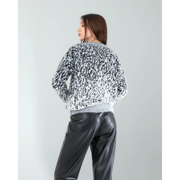 Siyah Kar Tanesi Triko Hırka