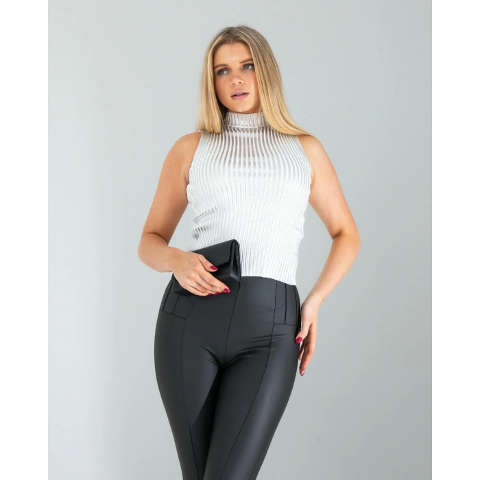 Beyaz Bisiklet Yaka Varaklı Triko